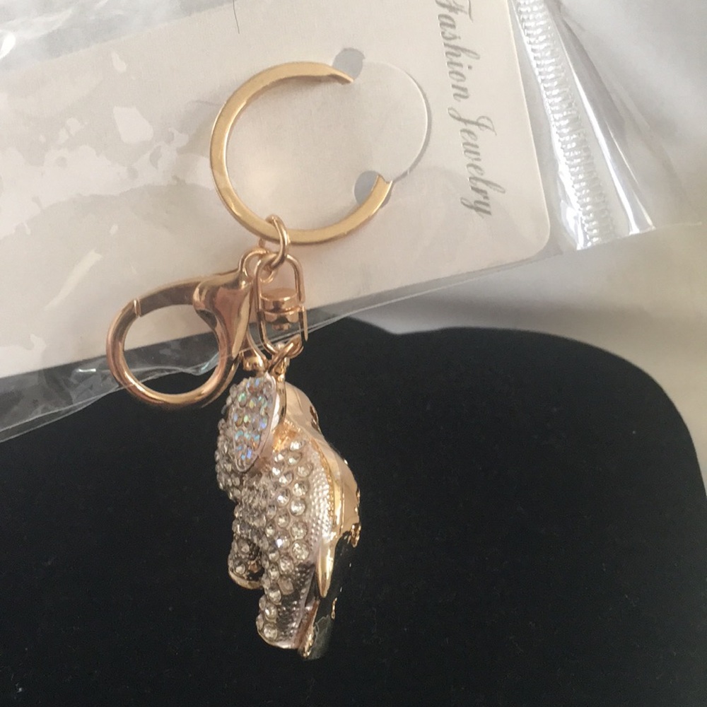 Elephant Keychain - Picture 3 of 5
